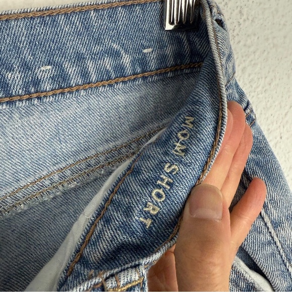 American Eagle Mom Short Pleated Denim Jean Shorts 4 - Picture 7 of 9